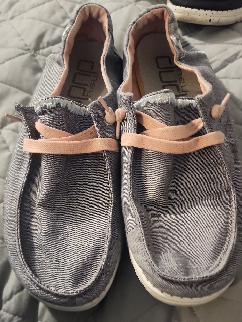 Gray Canvas Slip-On Men's Shoes with Pink Laces